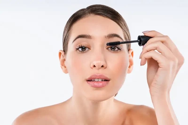 En İyi Maskara Önerileri 2026: Hacim, Uzunluk ve Kıvrım Veren En İyiler